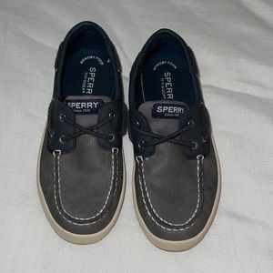 Boys Sperrys- Cruise Boat 2.5m- LIKE NEW